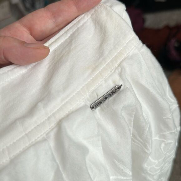 Abercrombie & Fitch White Floral Cutout Mini Skirt Size L - Picture 11 of 12